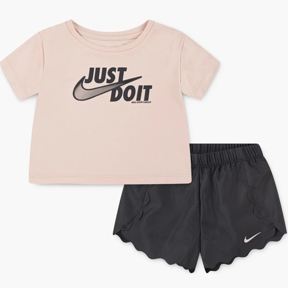 Nike Girls Dri-FIT 2 Piece Outfit Size 4T New With Tags Top Shorts Peach Gray
